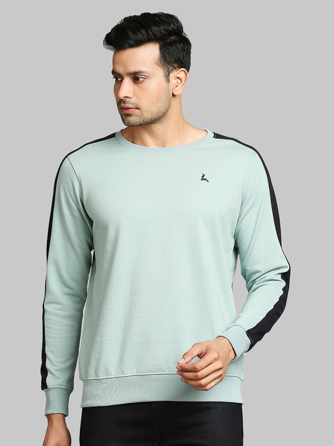 

Parx Men Green Solid Sweatshirt