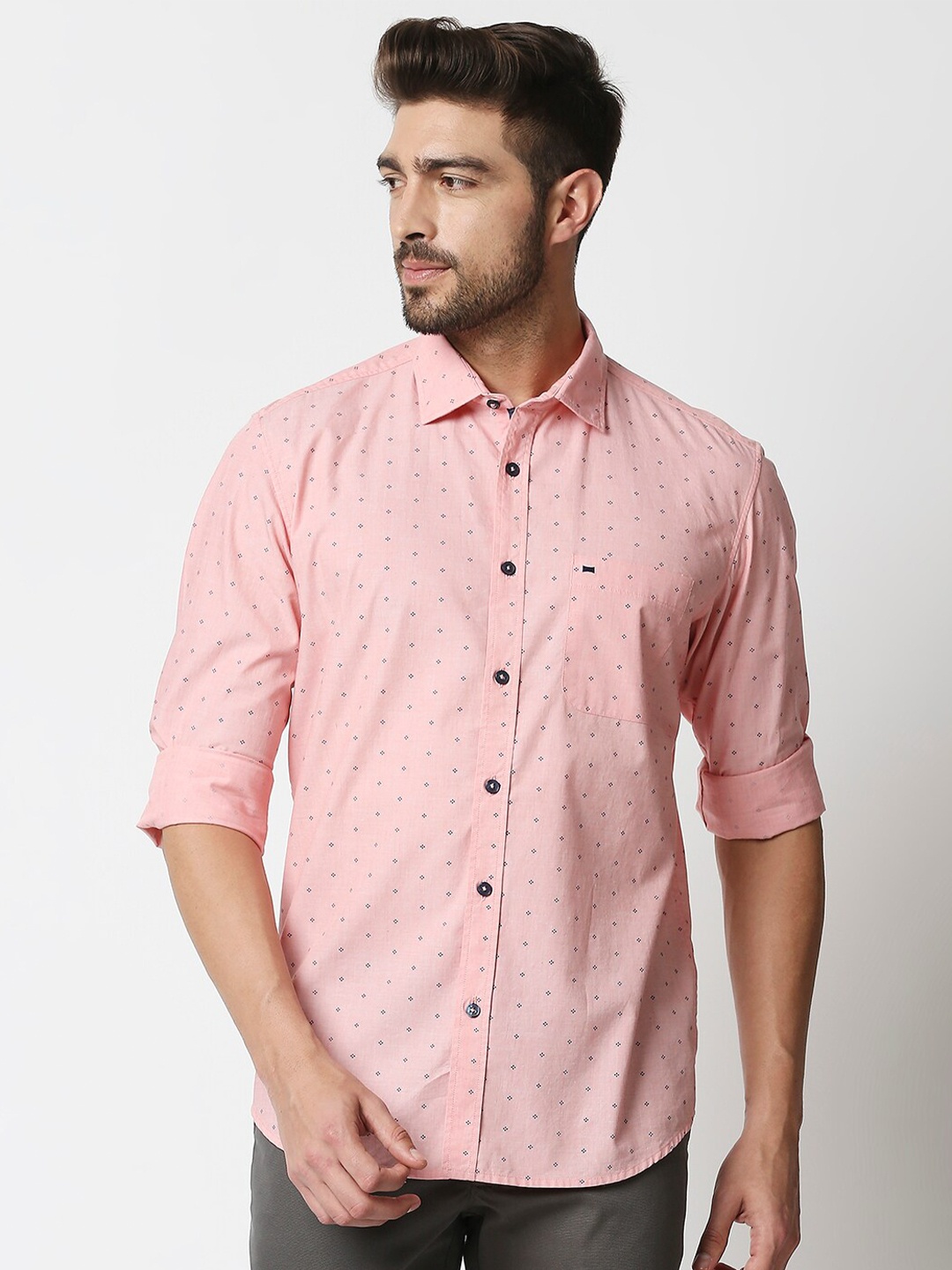 

Basics Men Pink & Navy Blue Slim Fit Ditsy Printed Cotton Casual Shirt