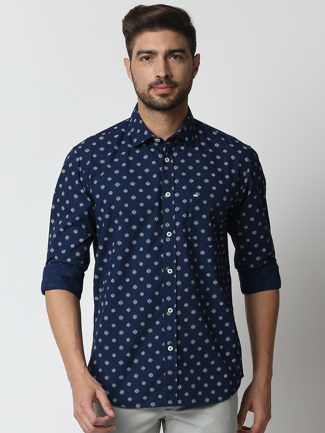 

Basics Men Navy Blue & White Slim Fit Conversational Ditsy Printed Cotton Casual Shirt