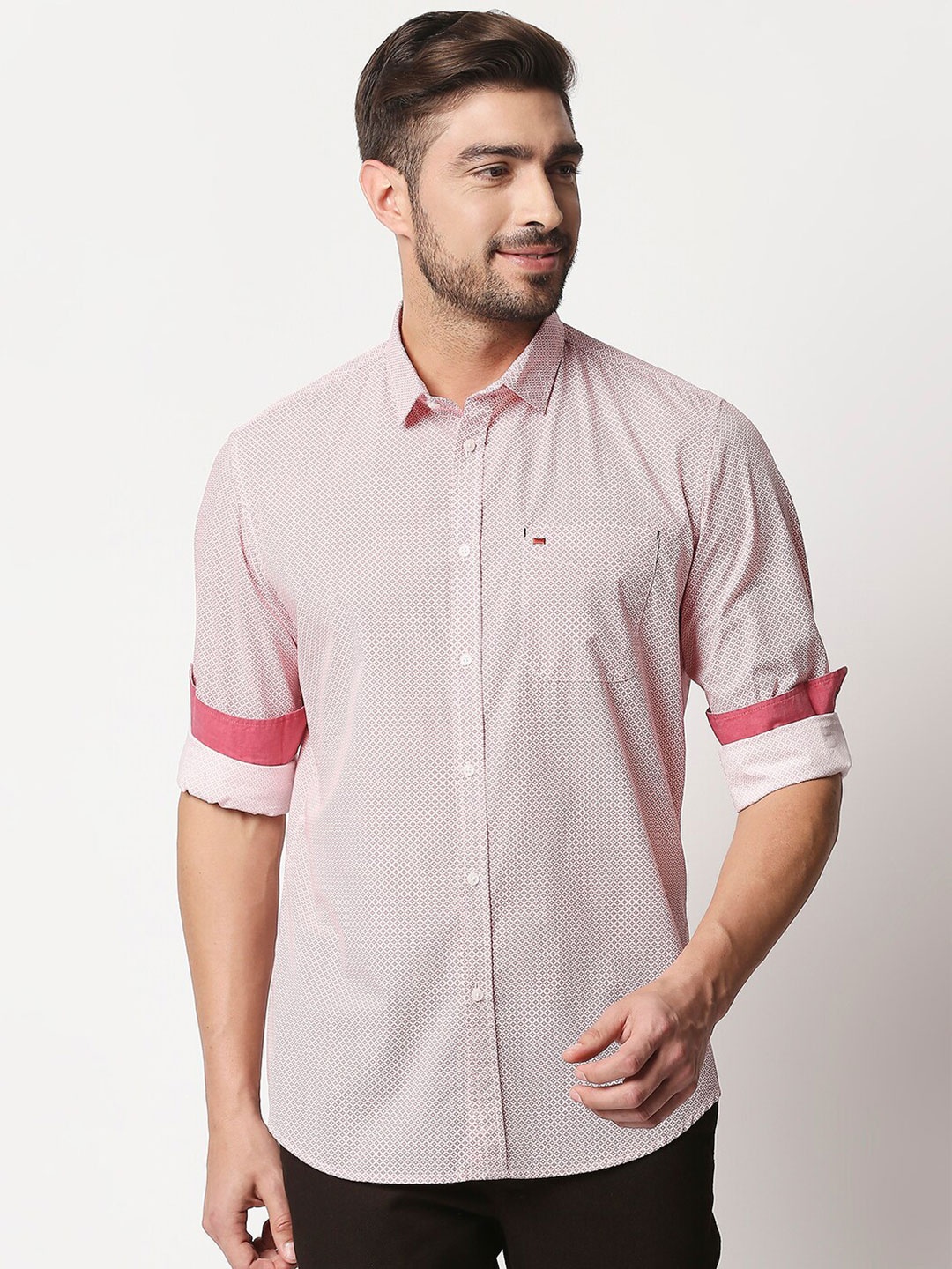 

Basics Men White & Burgundy Slim Fit Ditsy Geometric Print Cotton Casual Shirt