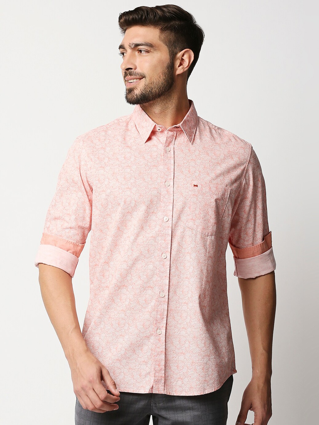 

Basics Men White & Peach-Coloured Slim Fit Floral Printed Cotton Casual Shirt