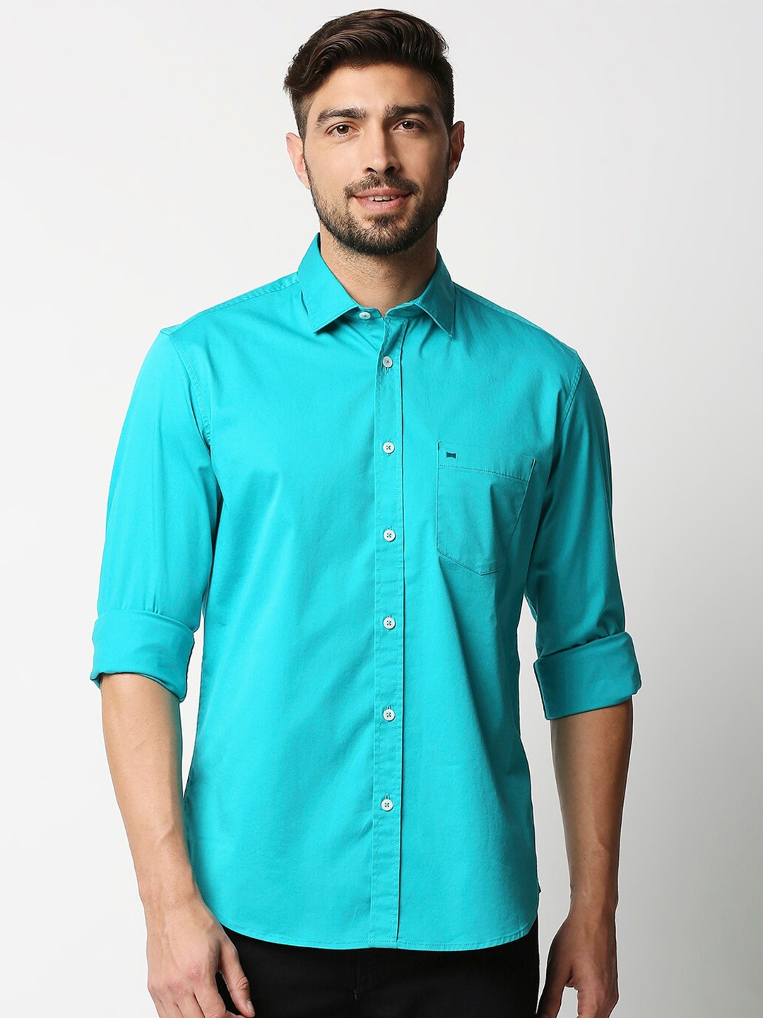 

Basics Men Blue Solid Slim Fit Casual Shirt