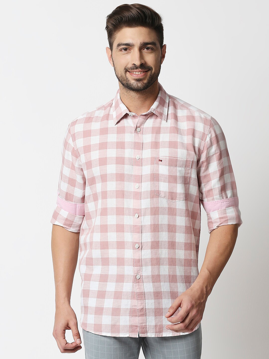 

Basics Men Pink & White Slim Fit Buffalo Checked Cotton Linen Casual Shirt