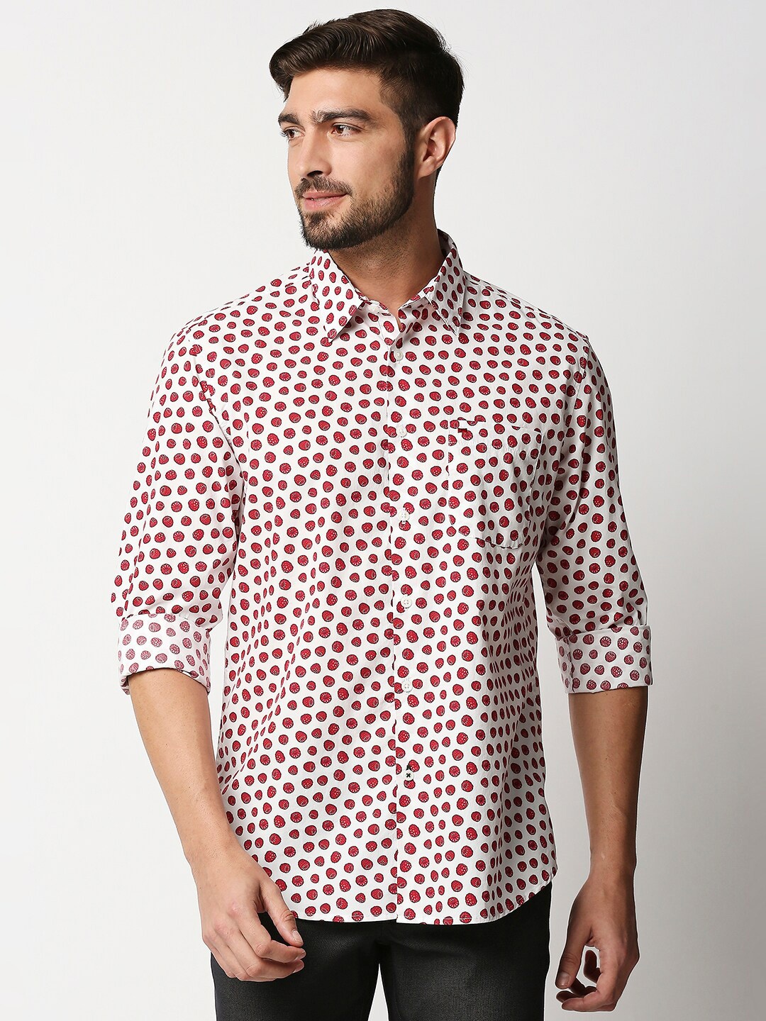 

Basics Men White & Red Slim Fit Ditsy Conversational Printed Cotton Casual Shirt