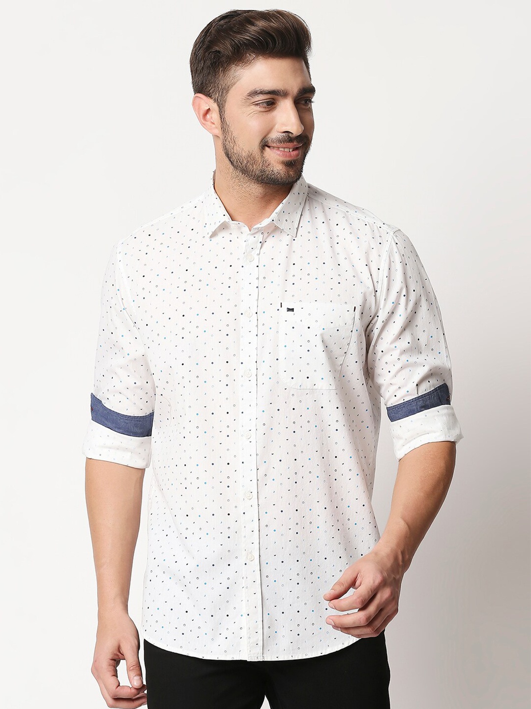 

Basics Men White & Blue Slim Fit Ditsy Printed Cotton Casual Shirt