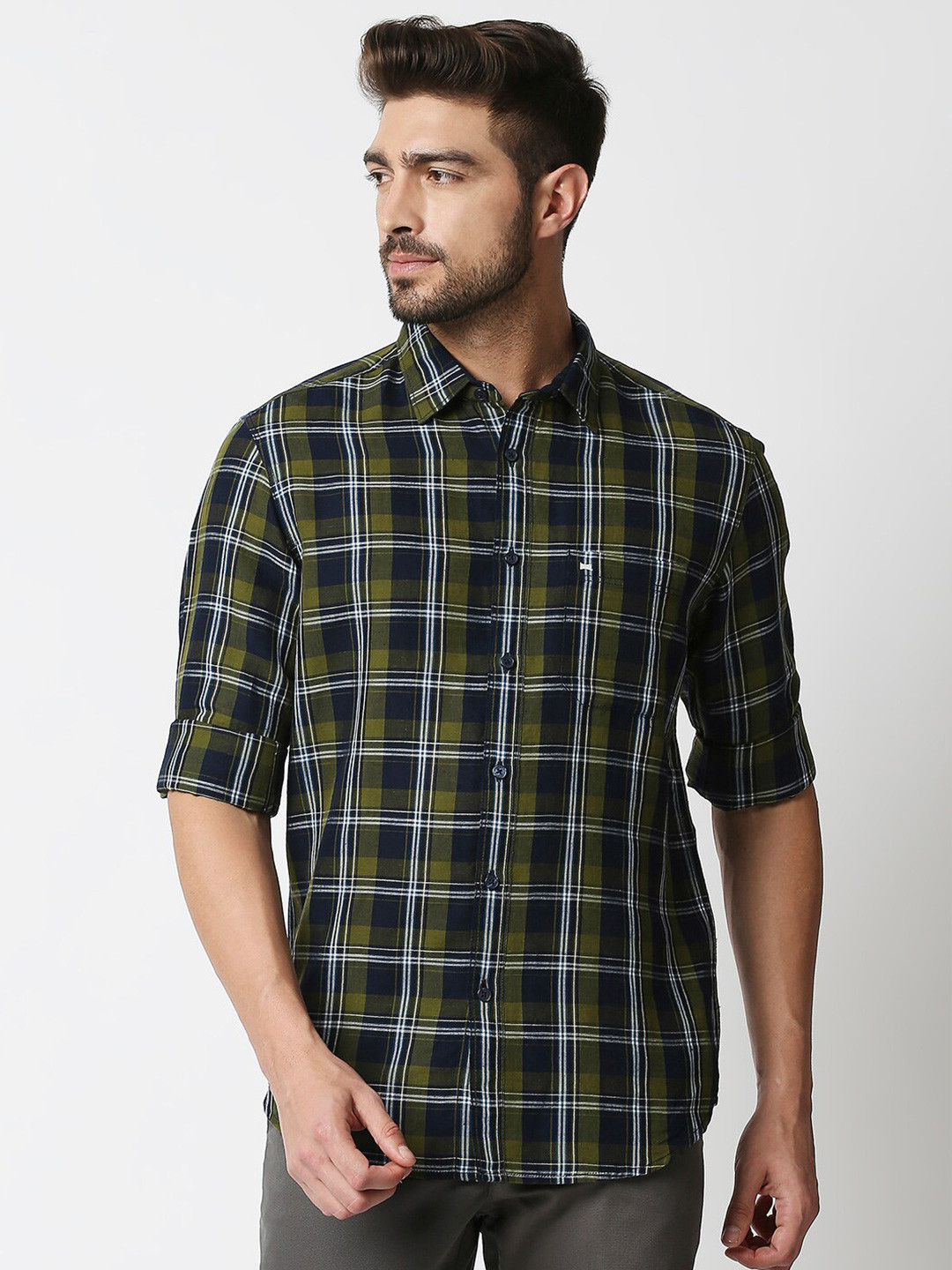 

Basics Men Olive Green & Navy Blue Slim Fit Tartan Checked Cotton Linen Casual Shirt