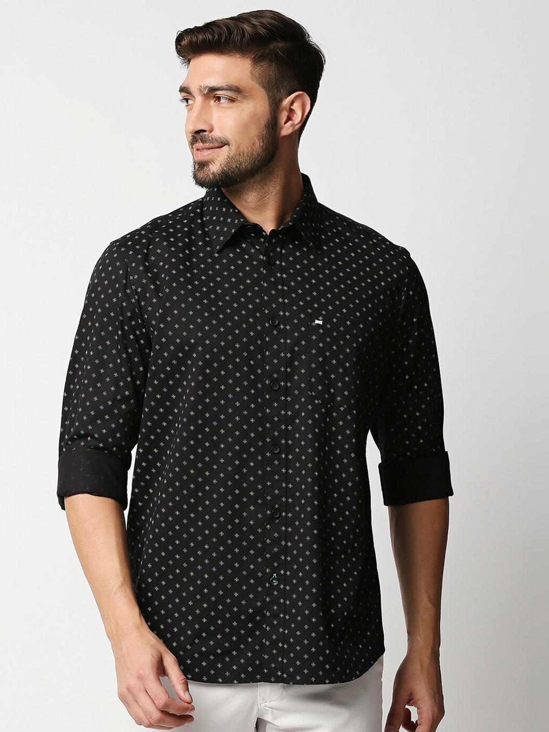 

Basics Men Black & White Cotton Slim Fit Micro Geometric Print Casual Shirt