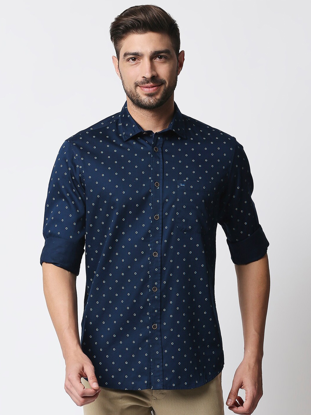 

Basics Men Navy Blue & White Cotton Slim Fit Micro Geometric Print Casual Shirt