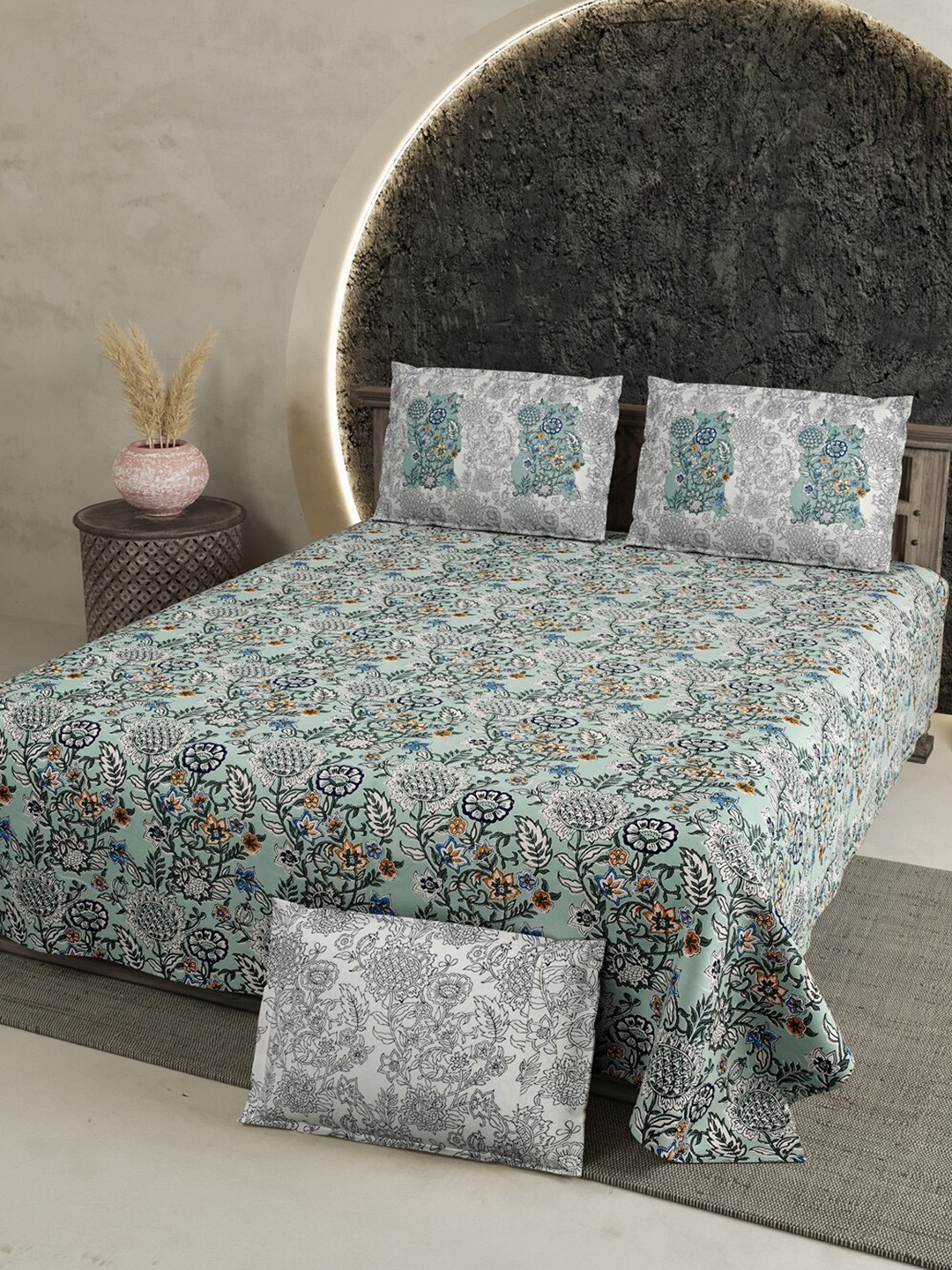 

Aura Grey & Blue Ethnic Motifs 200 TC King Size Bedsheet with 2 Pillow Covers