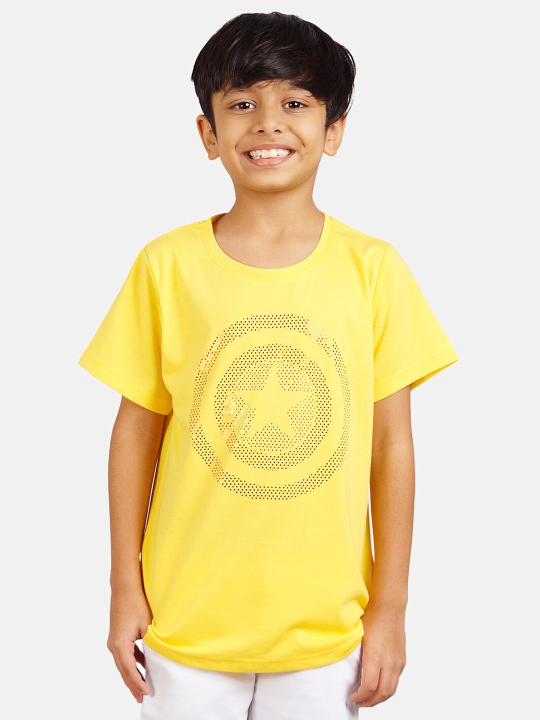 

Marvel by Wear Your Mind Boys Yellow & Red Cotton Avengers Captain America Print T-shirt