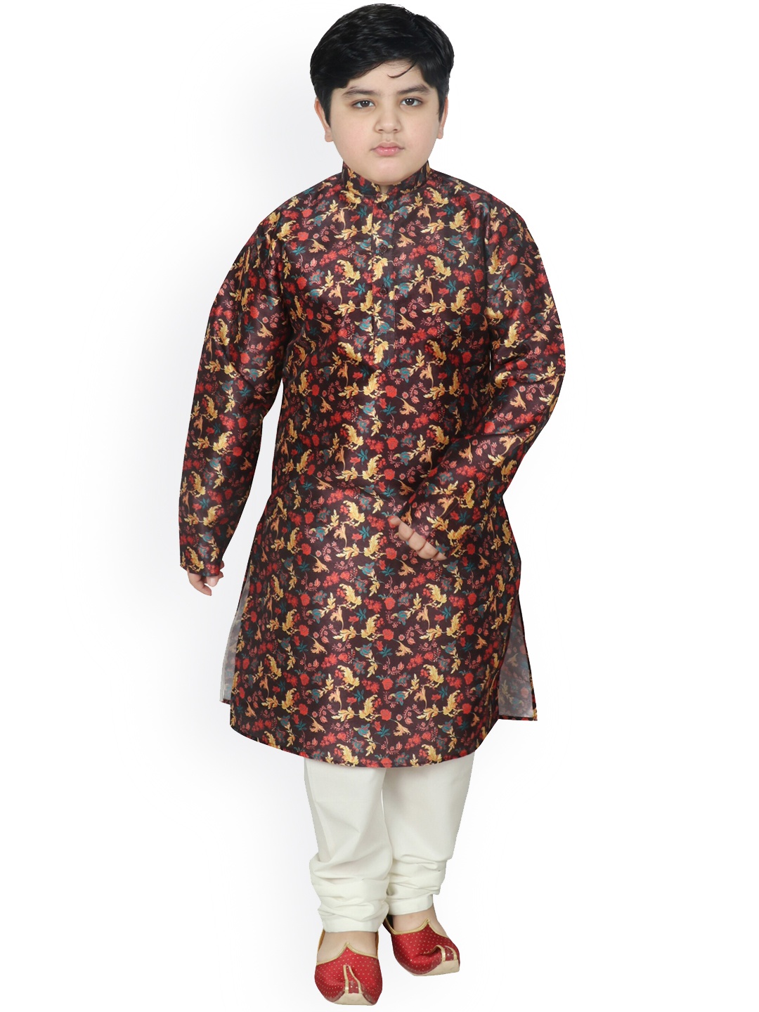 

SG YUVRAJ Boys Black Floral Printed Raw Silk Kurta with Pyjamas