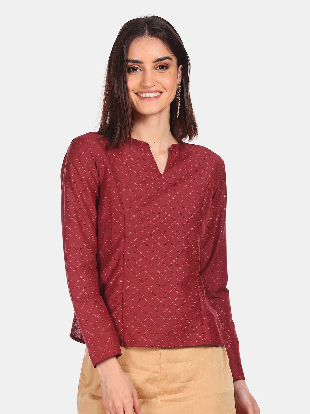 

Anahi Maroon & Gold-Toned Geometric Print Mandarin Collar Regular Top
