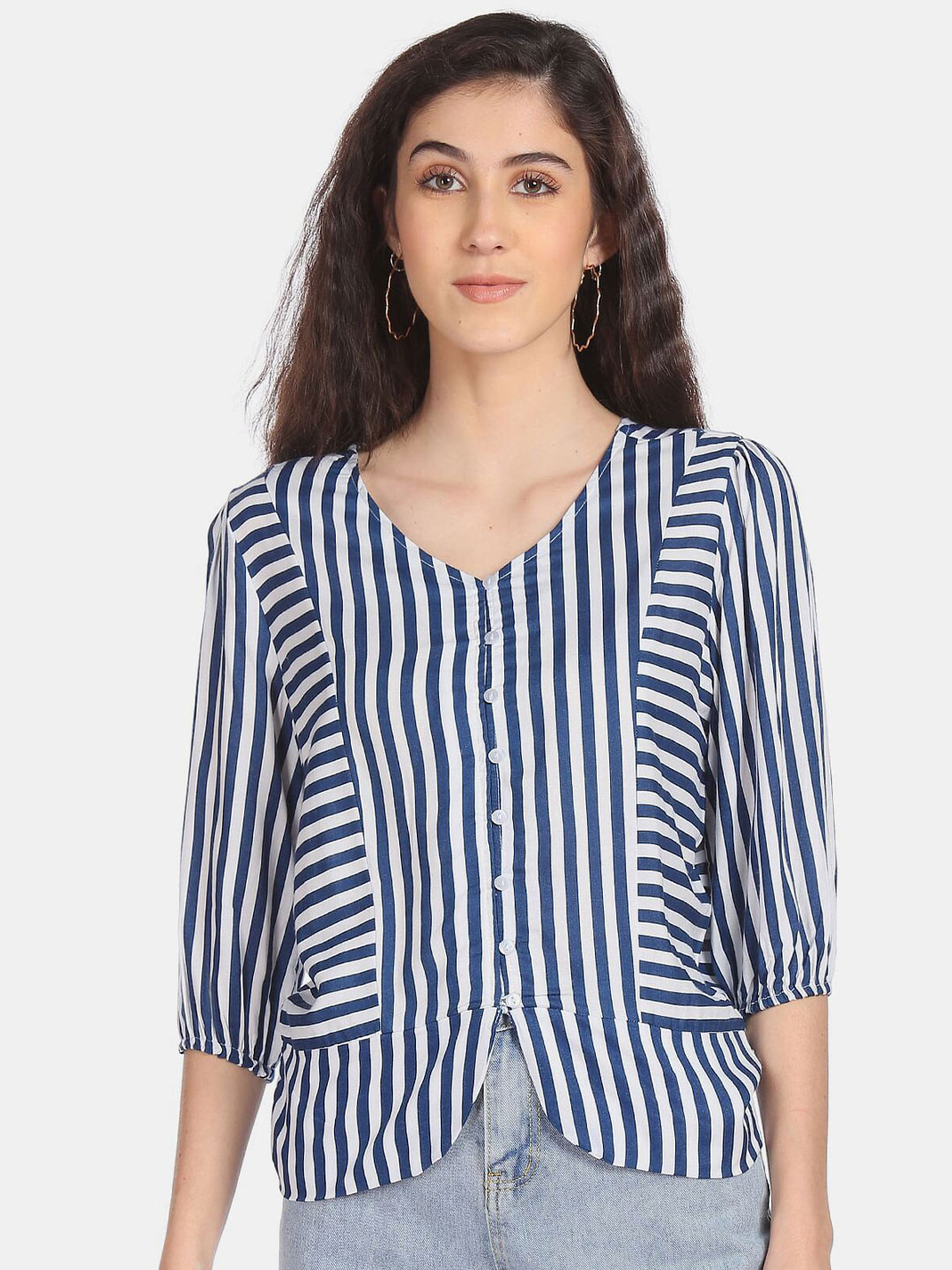 

Sugr Blue & White Vertical Striped Shirt Style Top