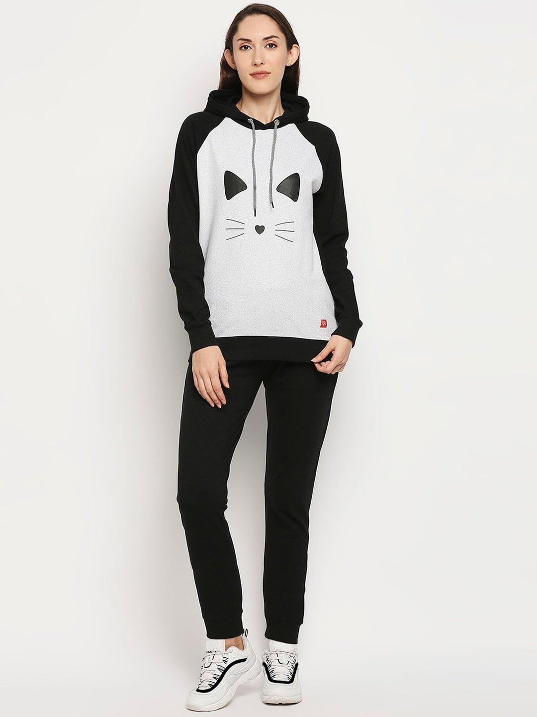 

evolove Women Black & White Printed Night suit