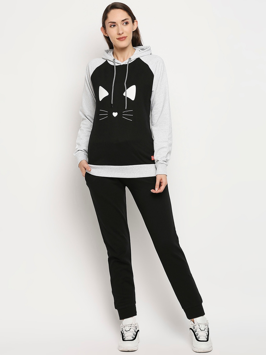 

evolove Women Grey & Black Printed Hooded Night suit
