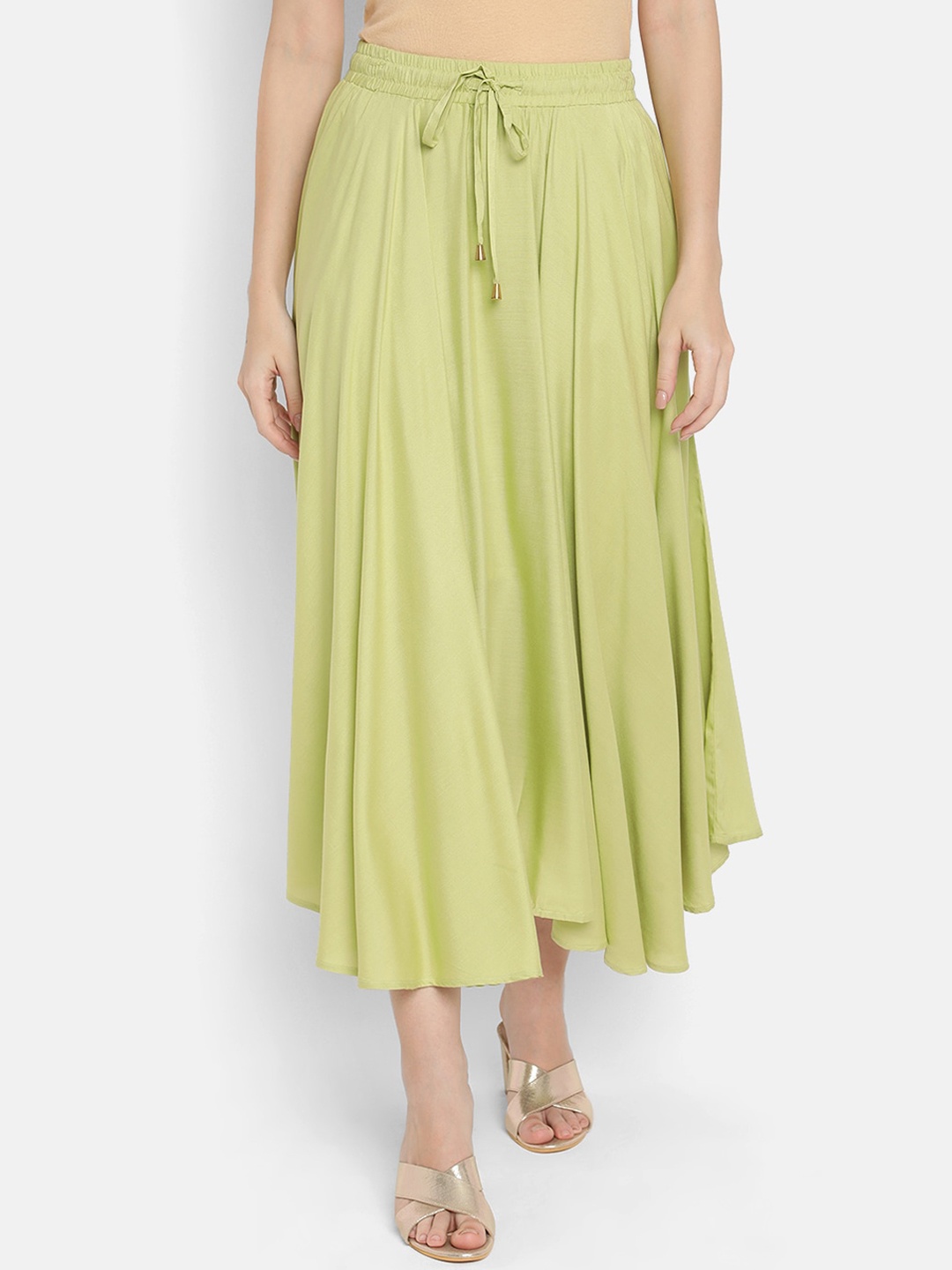 

V2 Value & Variety Green Solid Flared Skirt