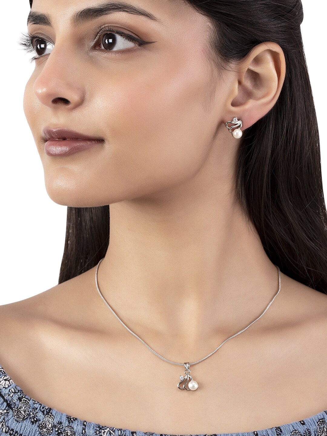 

Studio Voylla Rhodium-Plated Silver-Toned Pendant & Earrings Set