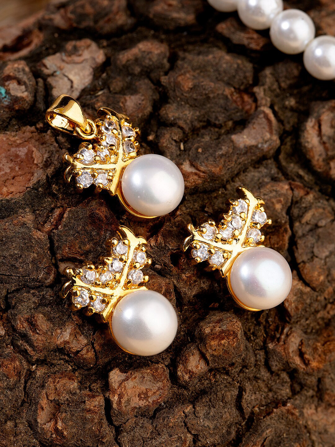 

Studio Voylla Gold-Plated Pearl Jewellery Set