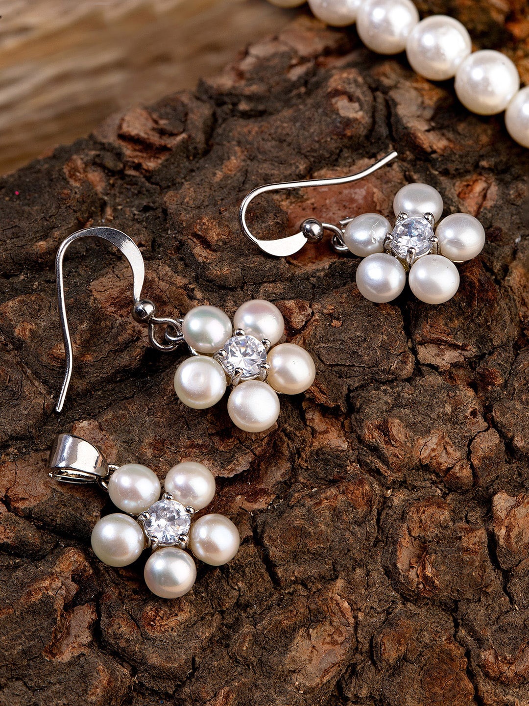 

Generic Spiral Silver-Plated Pendant & Earrings Set