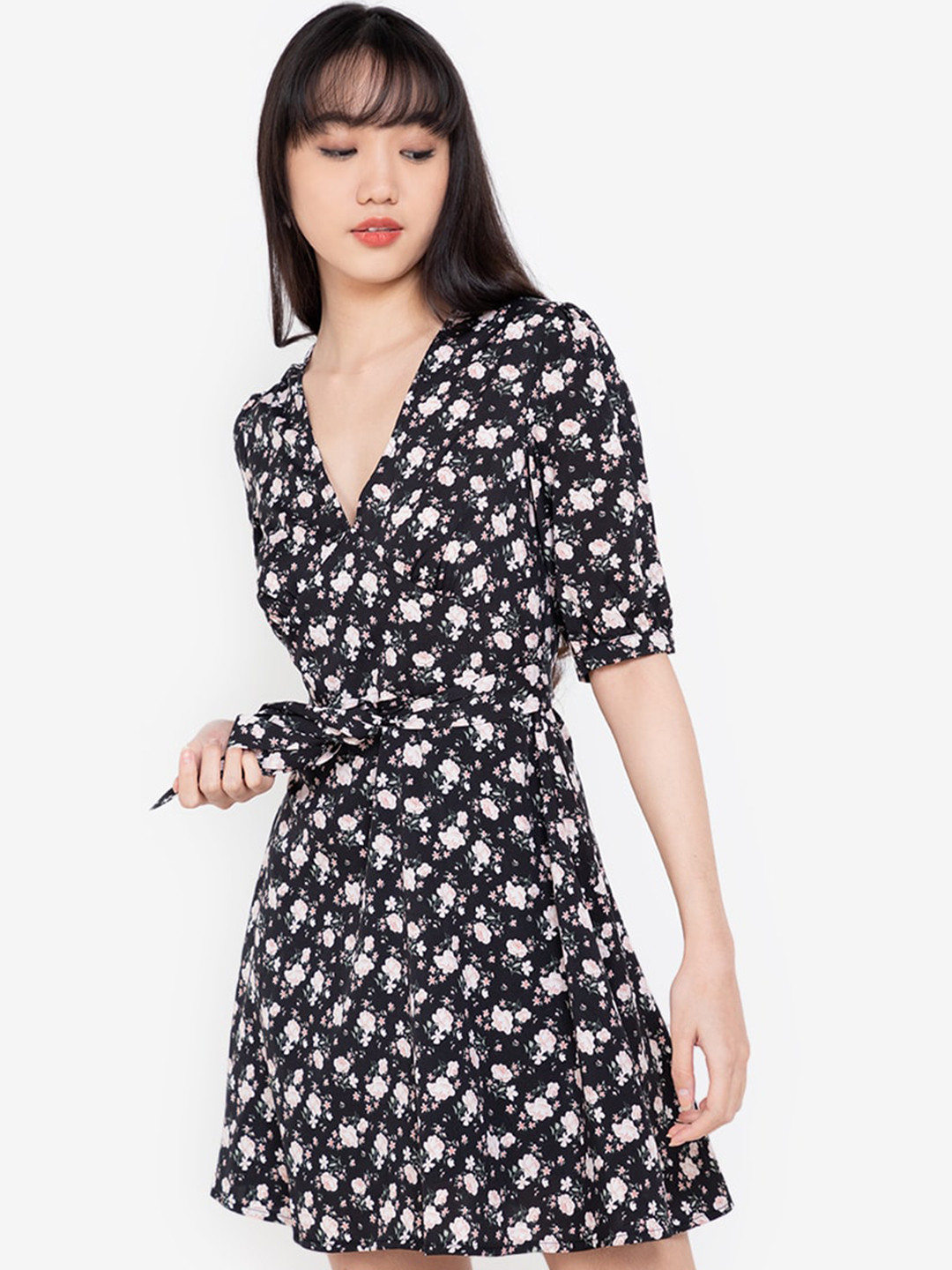 

ZALORA BASICS Black Floral Dress