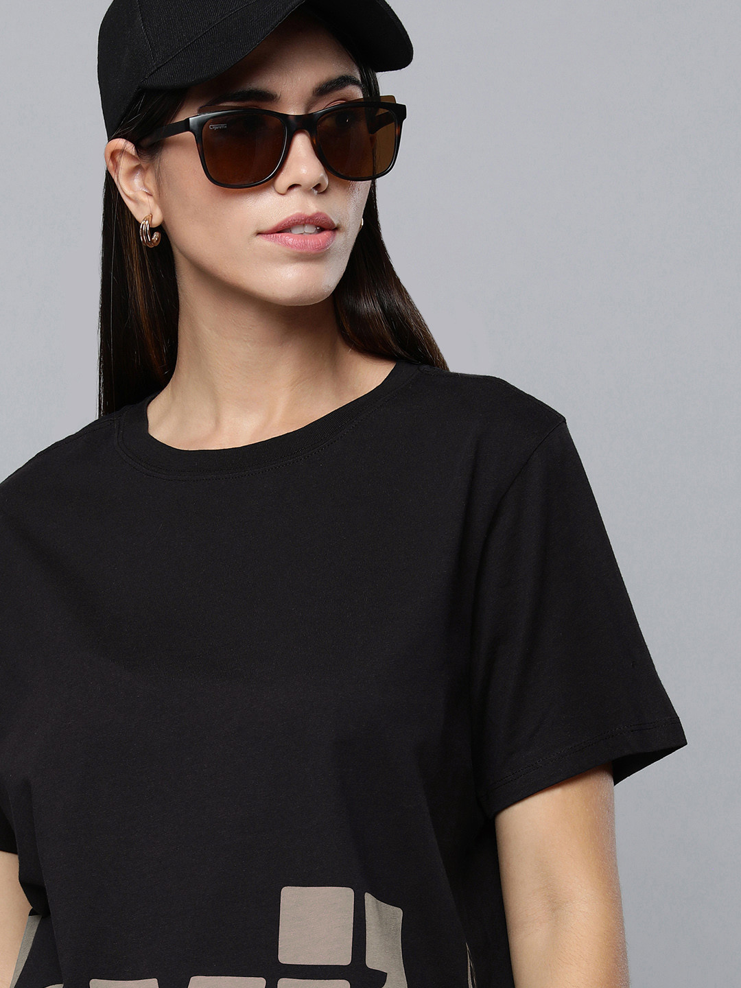 

Levis Women Black Brand Logo Printed Pure Cotton Casual T-shirt