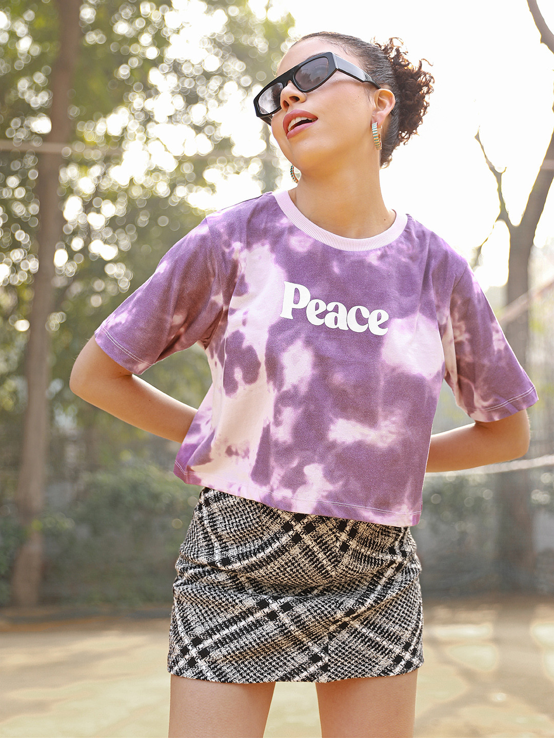 

Levi's X Deepika Padukone Women Purple & White Tie and Dye Print Extended Sleeves Top