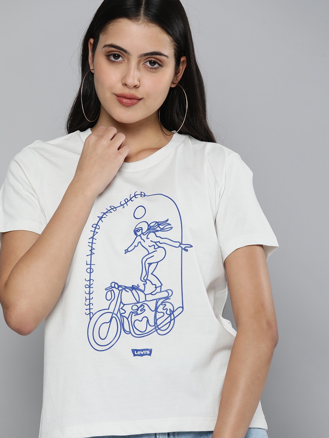 

Levis Women White & Blue Graphic Printed Pure Cotton T-shirt