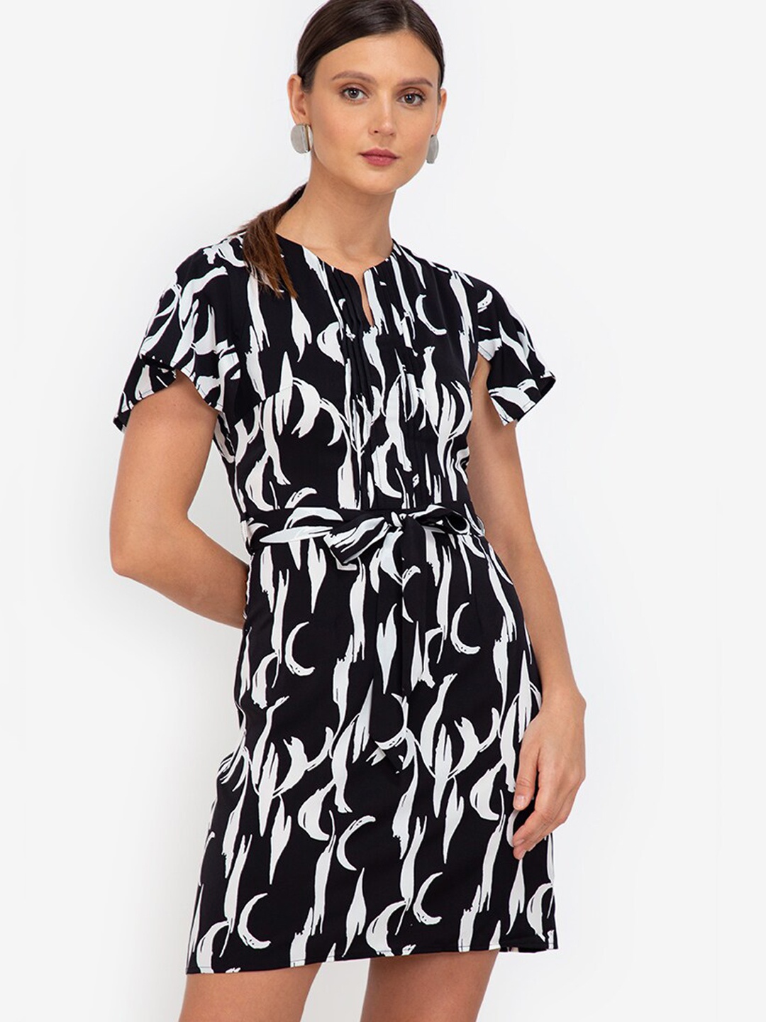 

ZALORA WORK Black & White Abstract Printed A-Line Dress