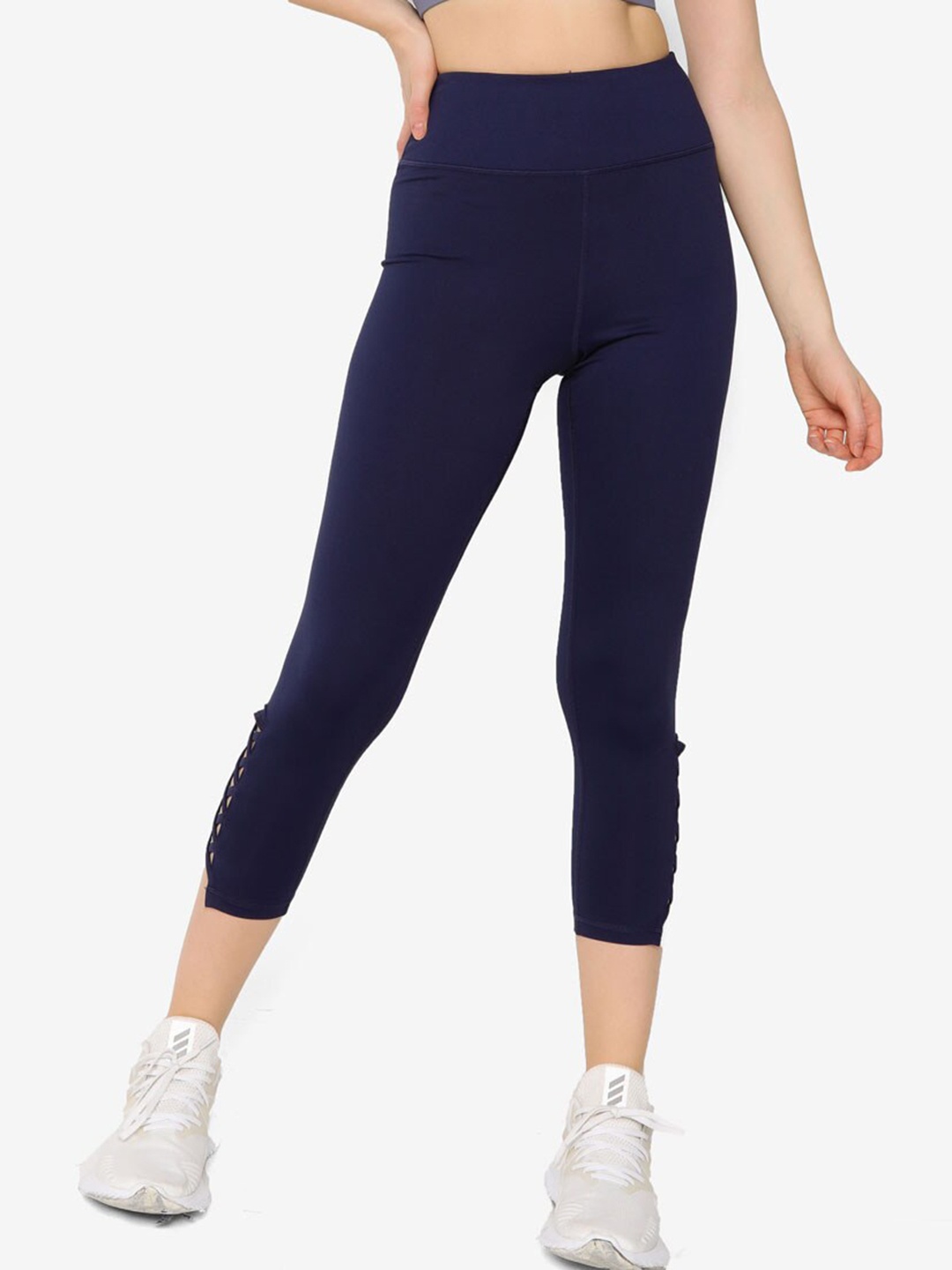 

ZALORA ACTIVE Women Navy Blue Solid Three- Fourth Leggings