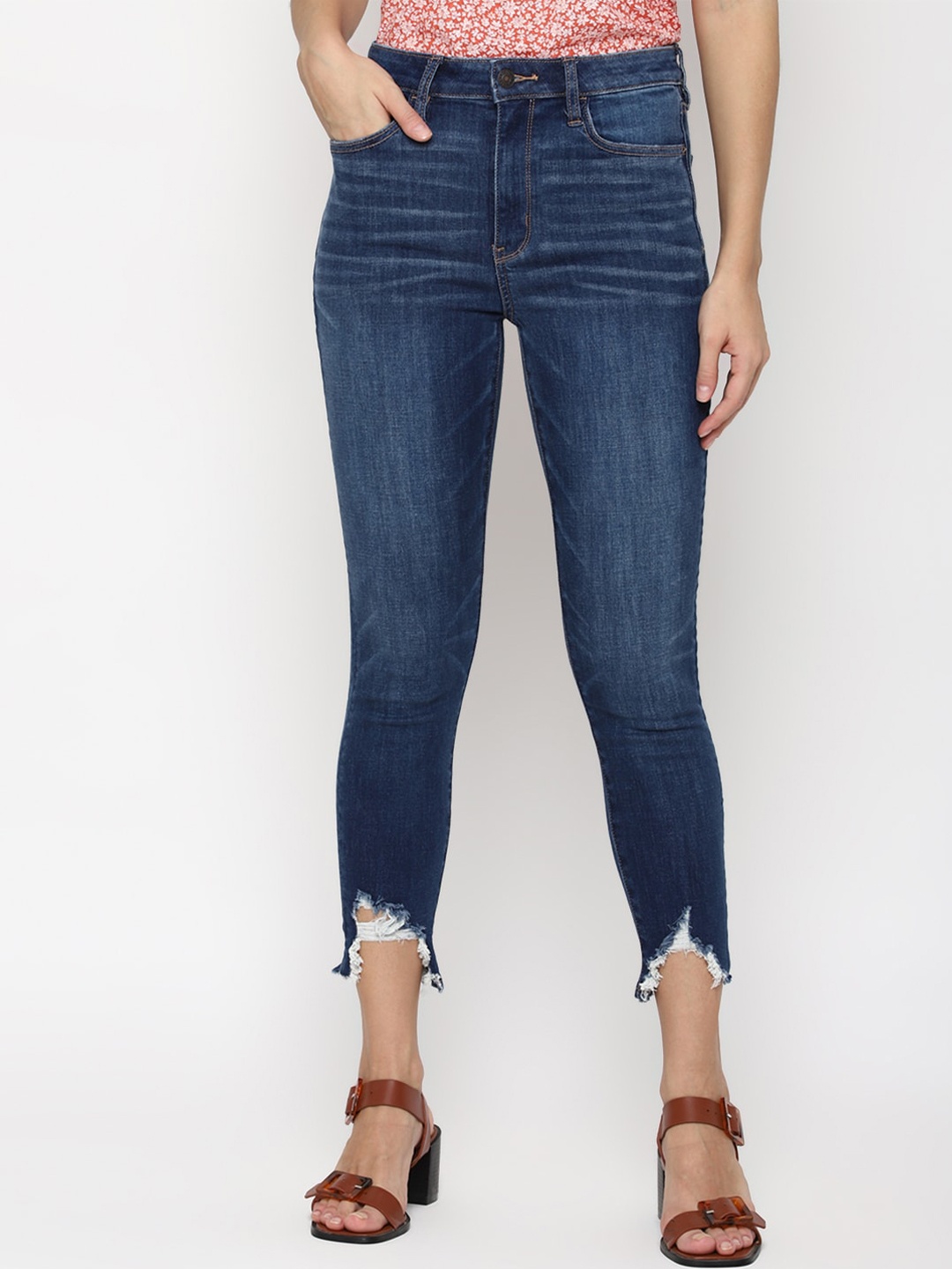

AMERICAN EAGLE OUTFITTERS Women Blue Slim Fit Low Distress Light Fade Jeans