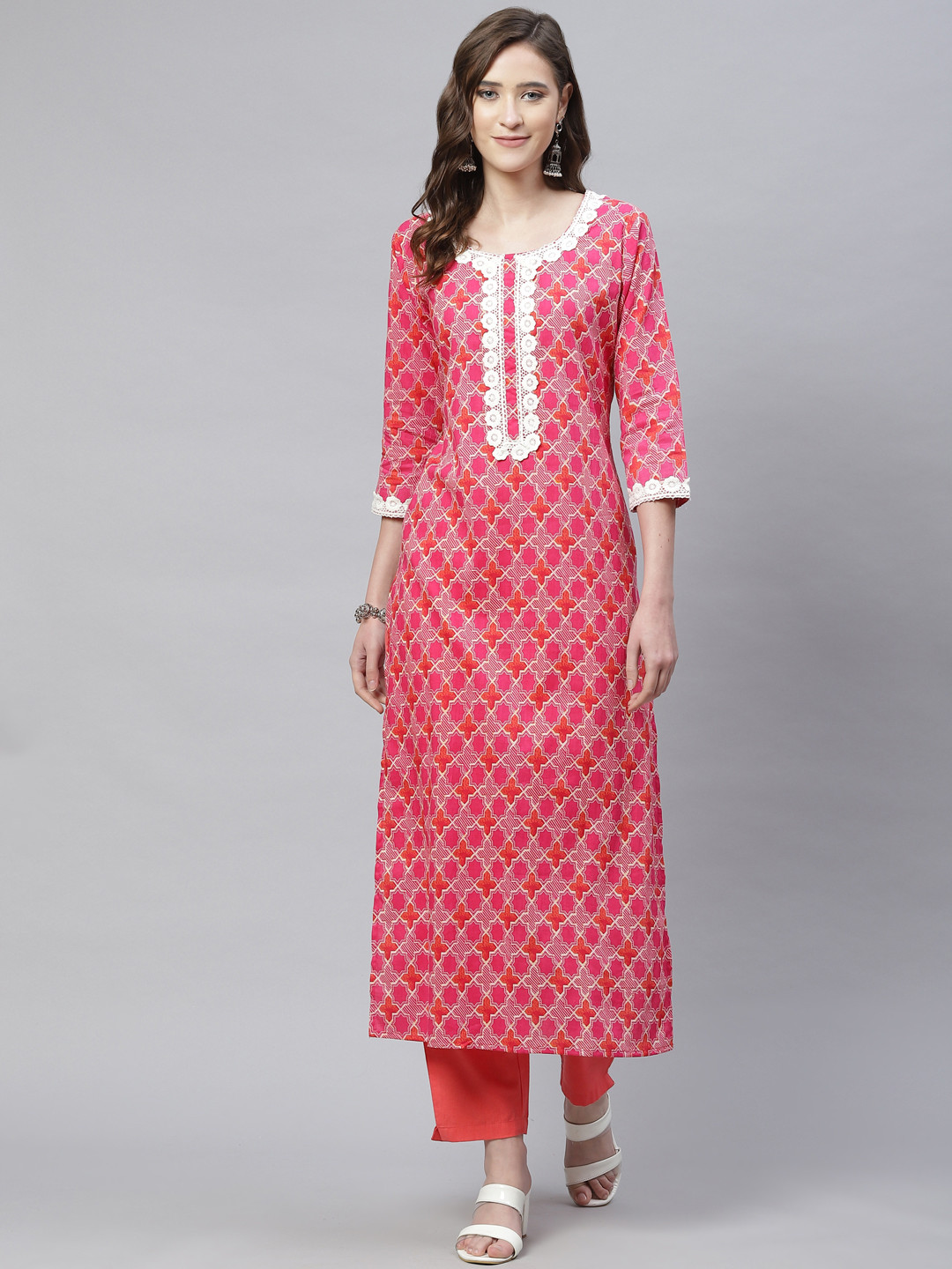 

mokshi Women Pink Floral Kurta
