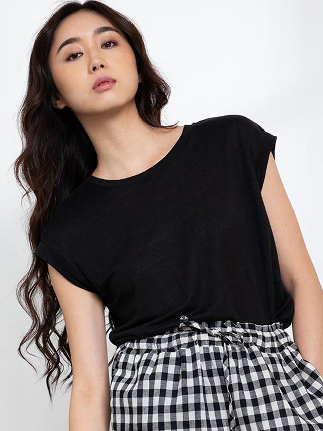 

ORIGIN BY ZALORA Women Black Extended Sleeves Pure Linen T-shirt