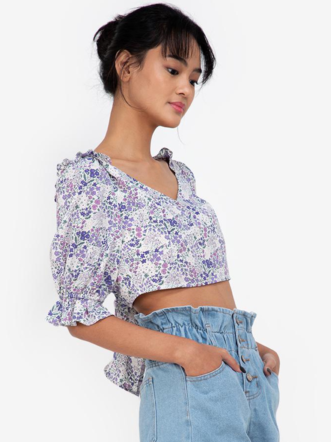 

ZALORA BASICS Women Black Floral Printed Crop Top