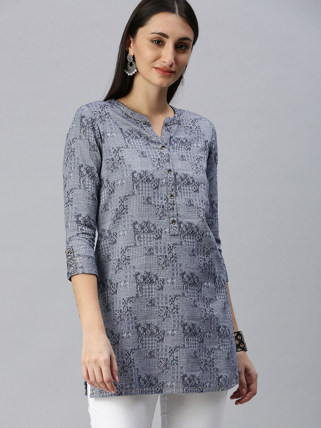 

ETIQUETTE Women Navy Blue & White Self Design Kurta