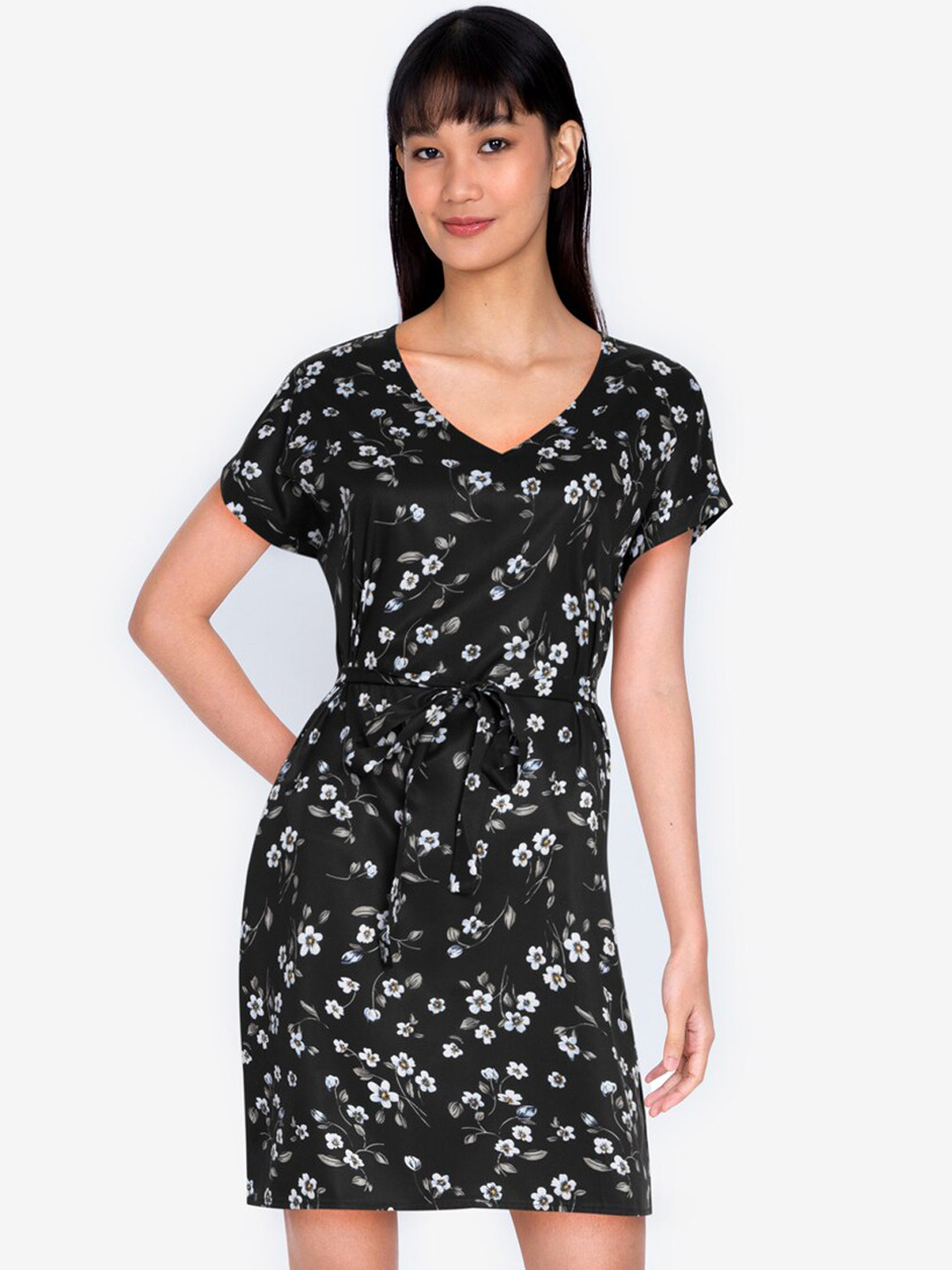 

ZALORA BASICS Women Black & White Floral Sheath Dress