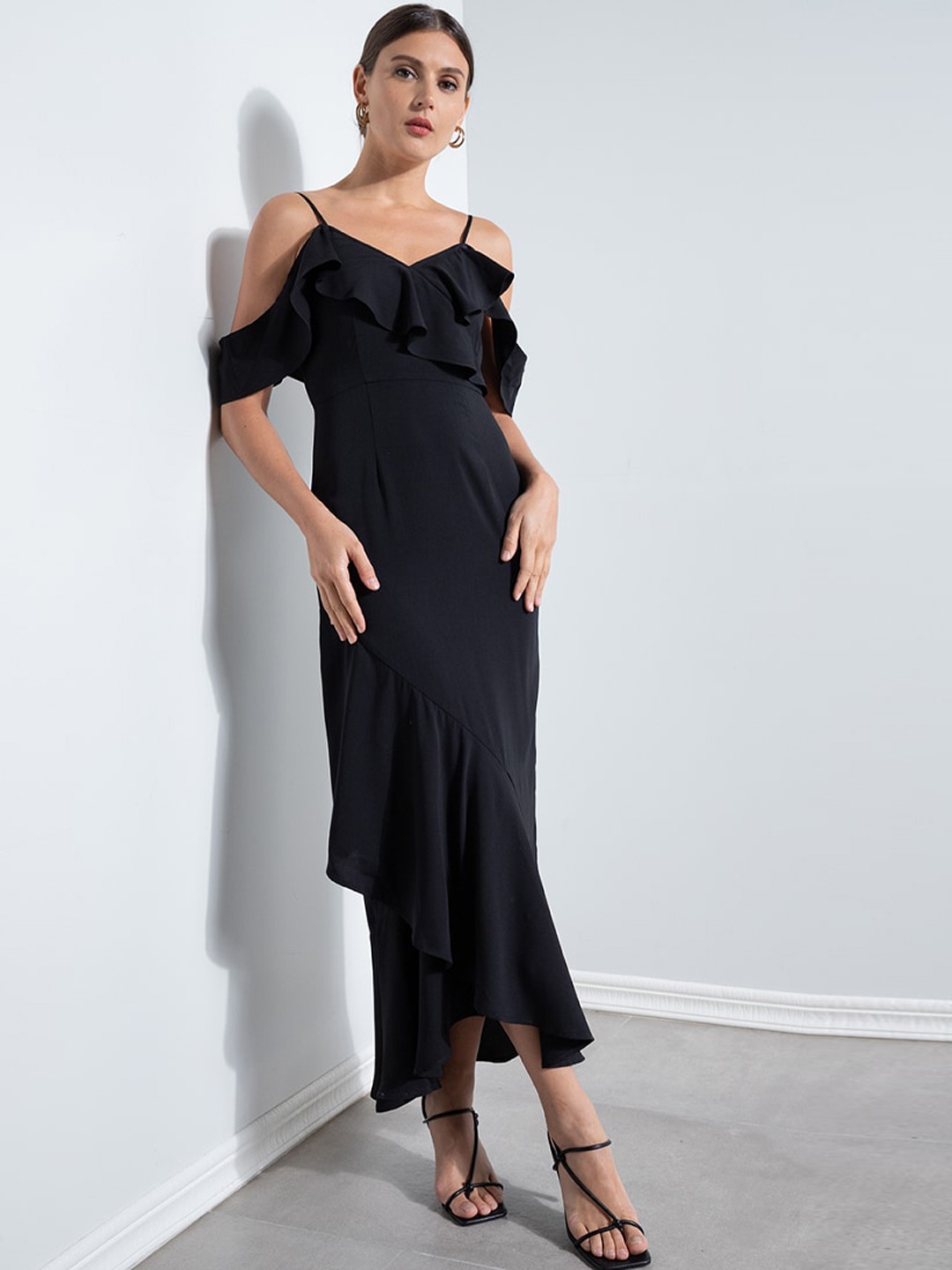 

ZALORA OCCASION Women Black Embellished Bodycon Dress