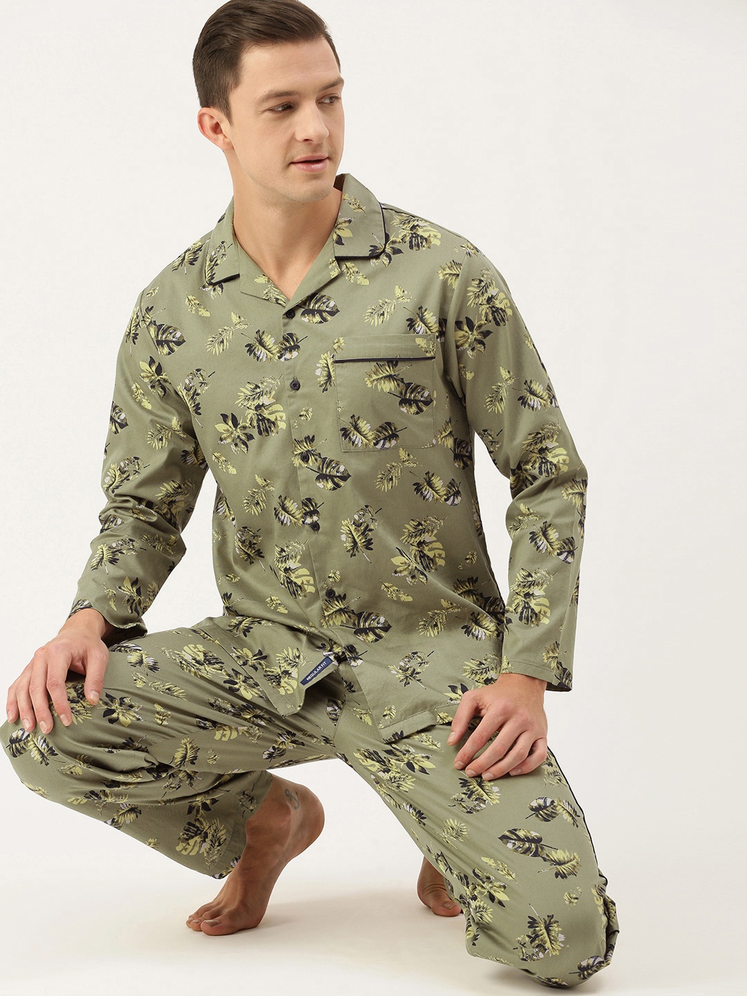 

Bene Kleed Men Olive Green Printed Cotton Night suit
