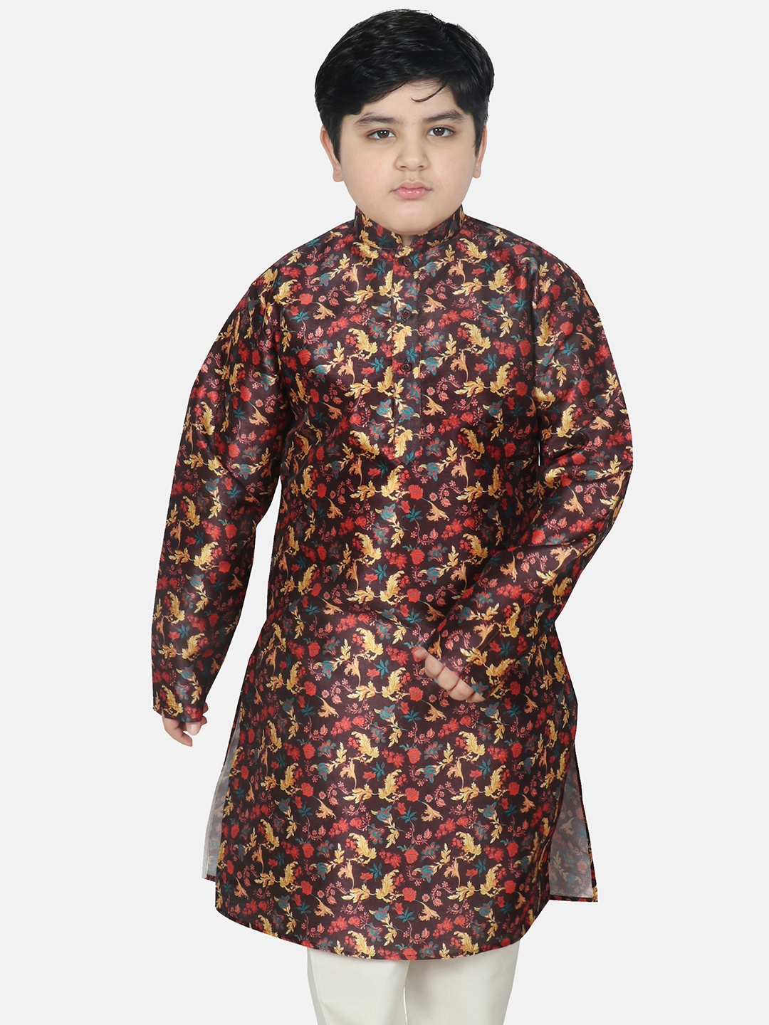 

SG YUVRAJ Boys Black & Red Floral Printed Raw Silk Raw Silk Kurta