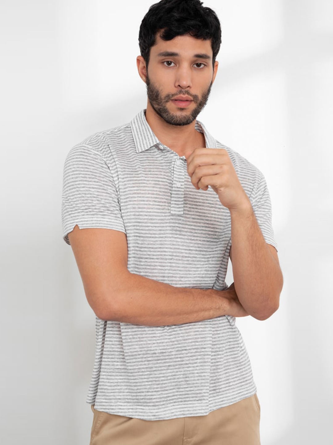 

ZALORA BASICS Men Grey & White Striped Polo Collar Linen T-shirt
