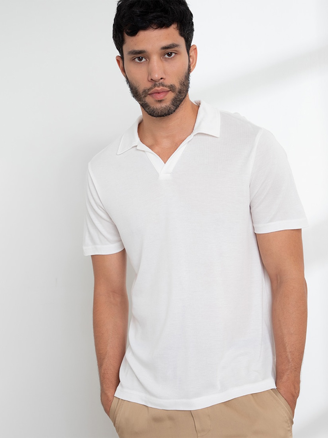 

ZALORA BASICS Men White Polo Collar T-shirt