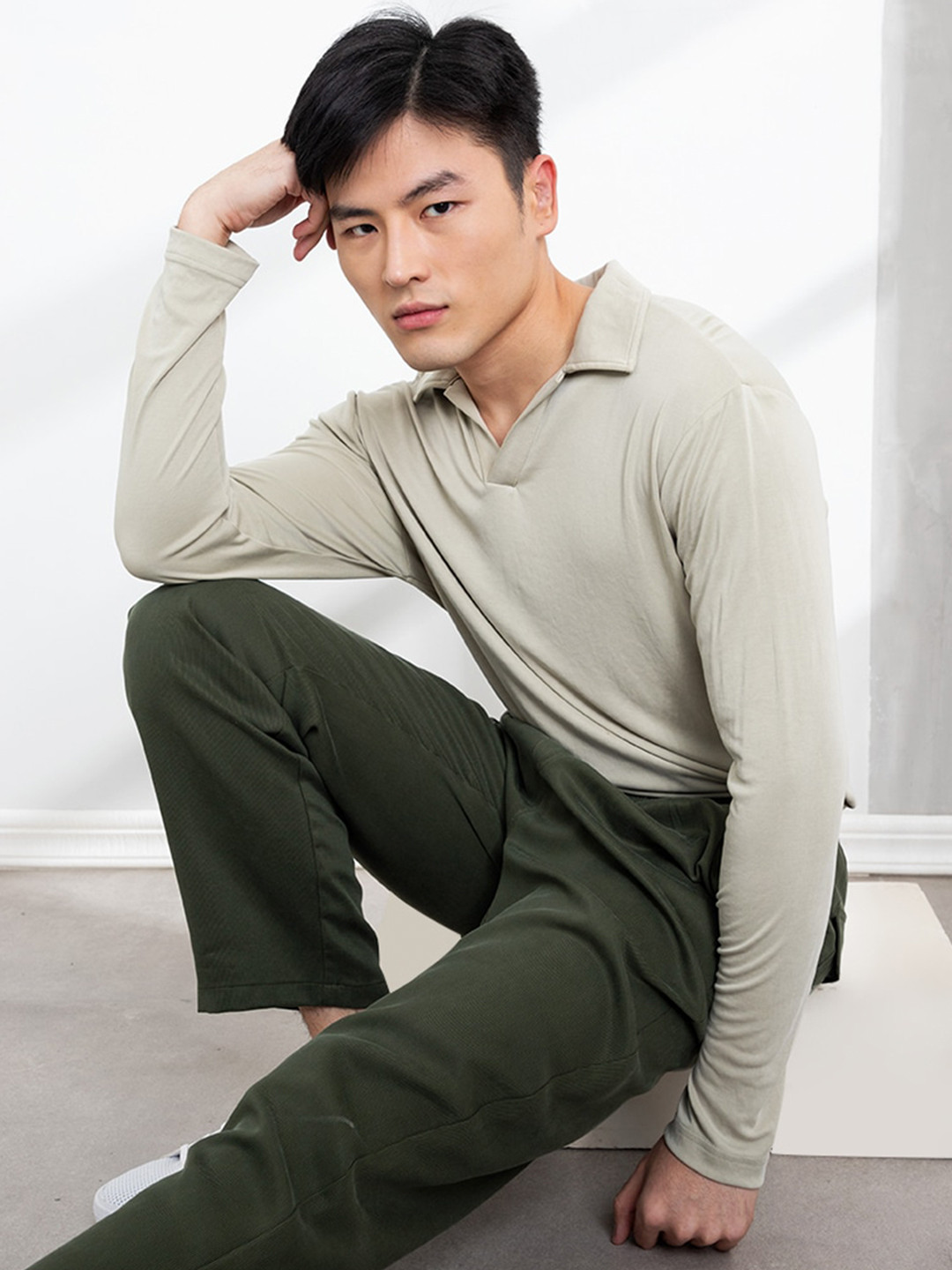 

ZALORA BASICS Men Green Polo Collar T-shirt