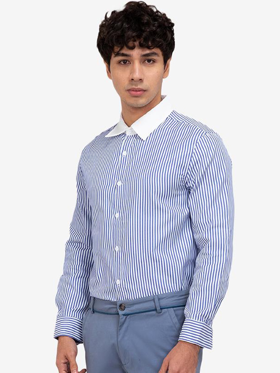 

ZALORA BASICS Men Navy Blue & White Striped Regular Fit Casual Shirt