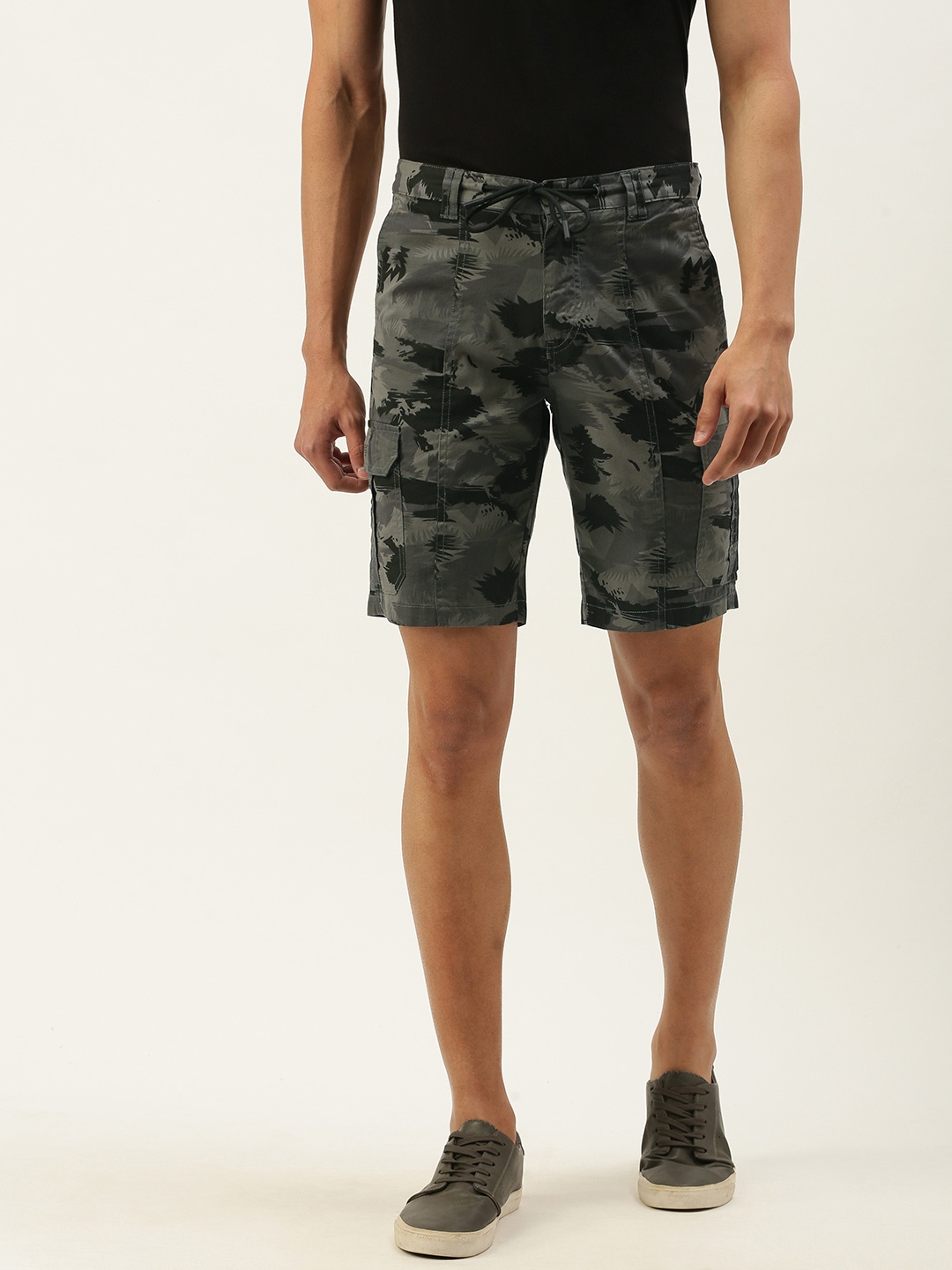 

IVOC Men Green Camouflage Slim Fit Cargo Shorts