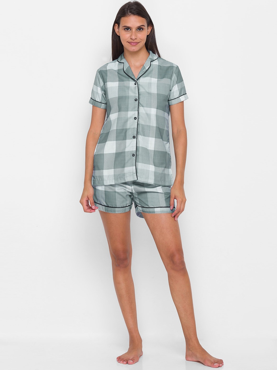 

FashionRack Women Grey & White Checked Night suit