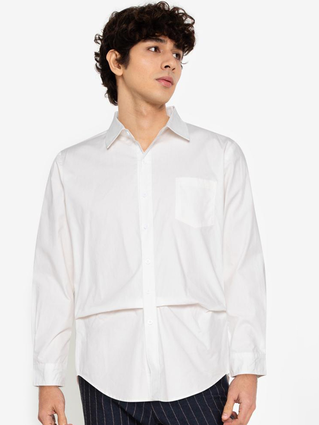 

ZALORA BASICS Men White Solid Regular Fit Casual Shirt