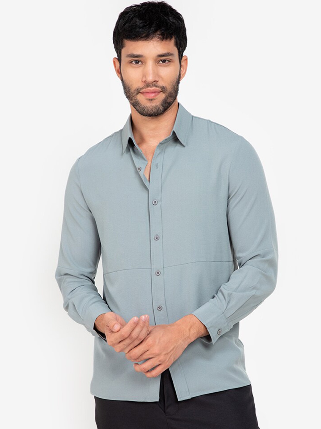 

ZALORA BASICS Men Green Solid Regular Fit Casual Shirt