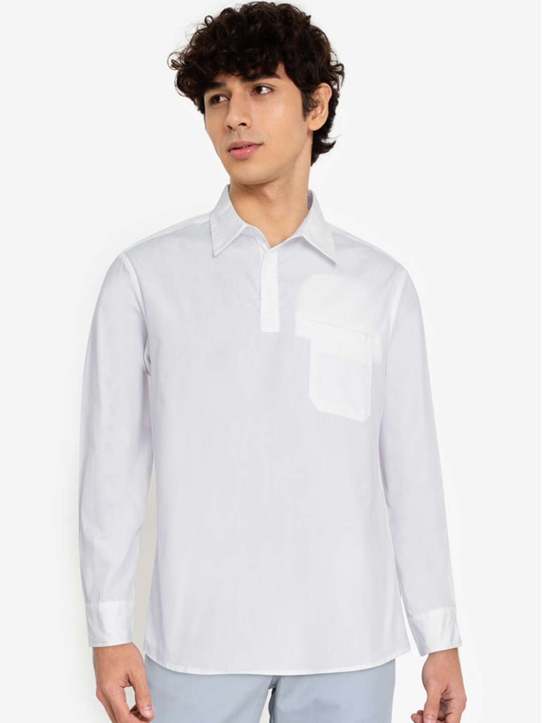 

ZALORA BASICS Men White Solid Casual Shirt