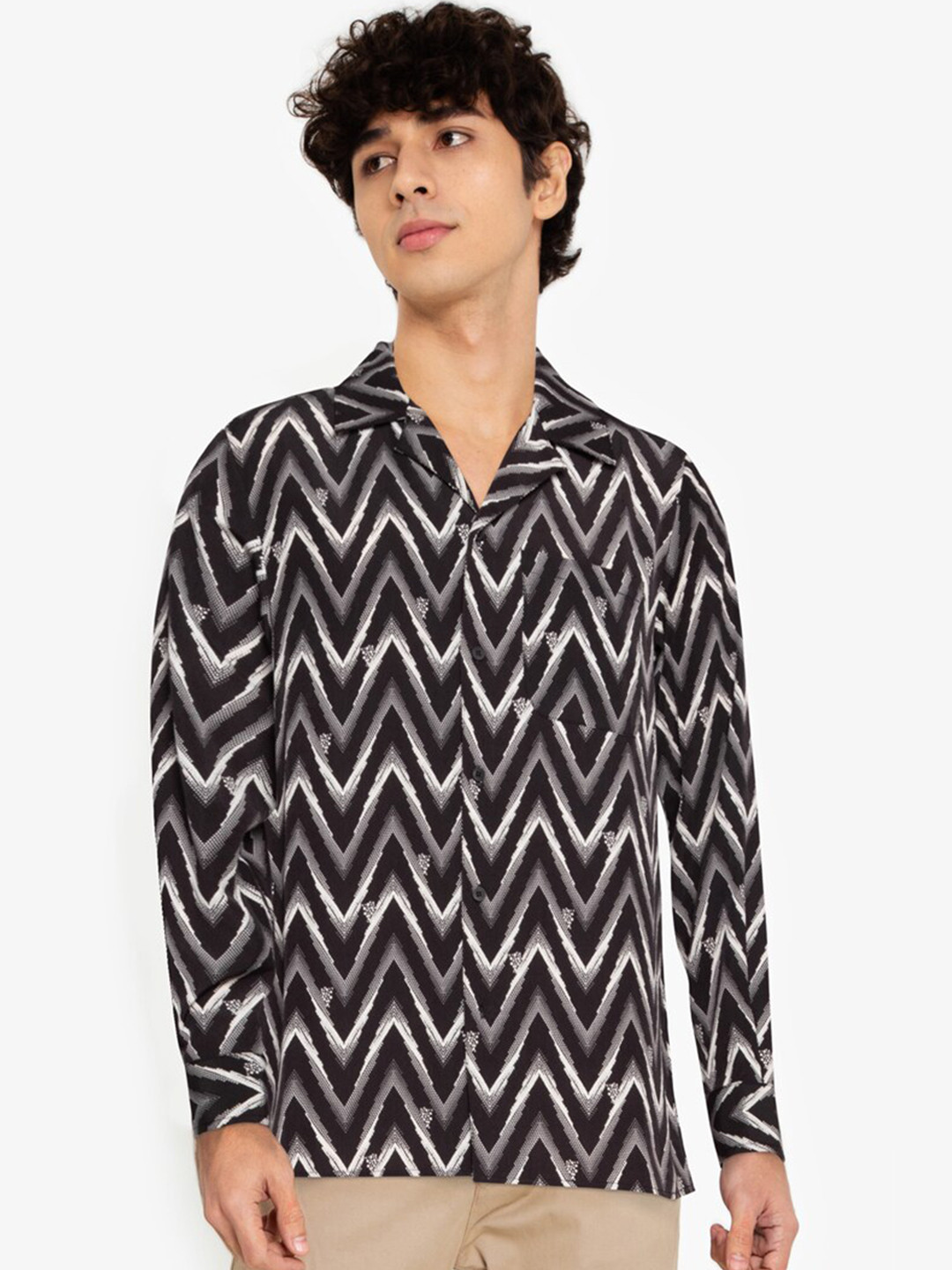 

ZALORA BASICS Men Black Printed Casual Shirt
