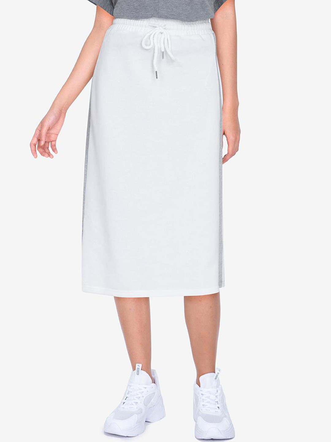 

ZALORA BASICS Women White Solid Pleated Midi Skirt