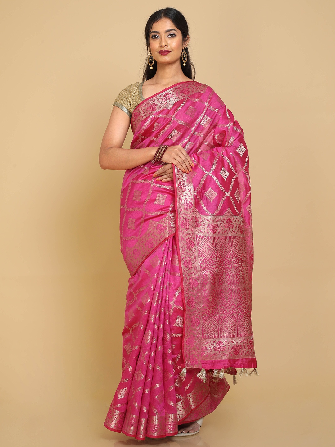 

Kalamandir Pink & Gold-Toned Checked Silk Blend Banarasi Saree